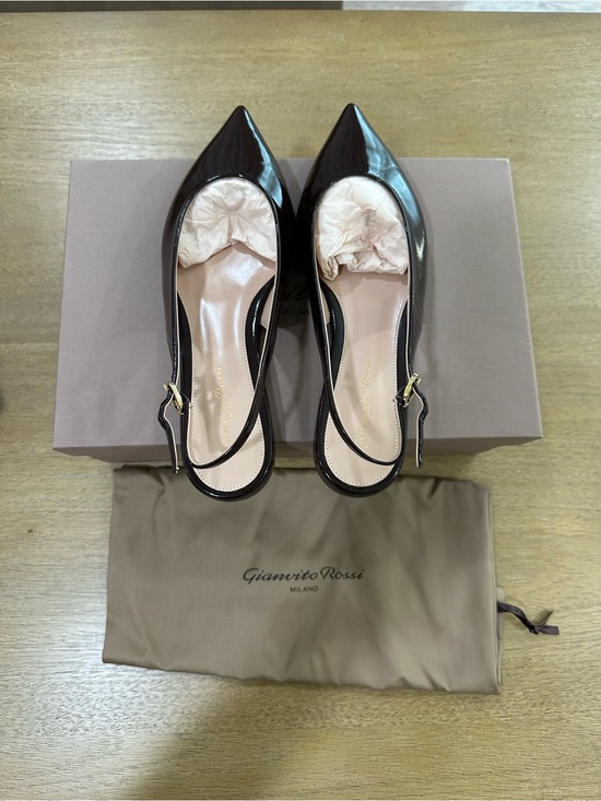 Gianvito Rossi Shoes - Gianvito Rossi Robbie Patent Leather Pointed Slingback Pumps